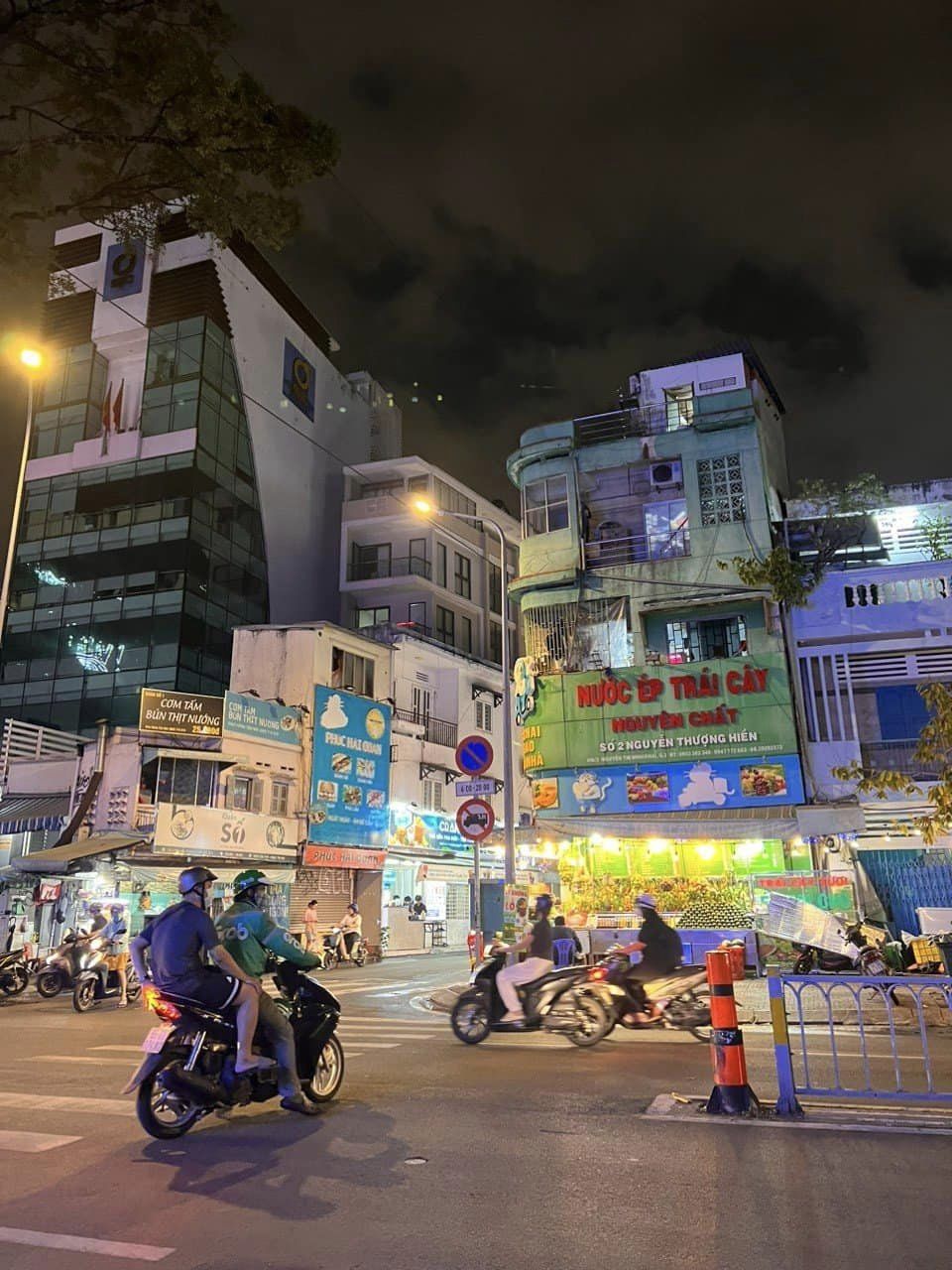 Mặt tiền kinh doanh ăn vặt Nguyễn Thượng Hiền, Q3, 12m2, 3 tầng, giá 4,x tỉ.