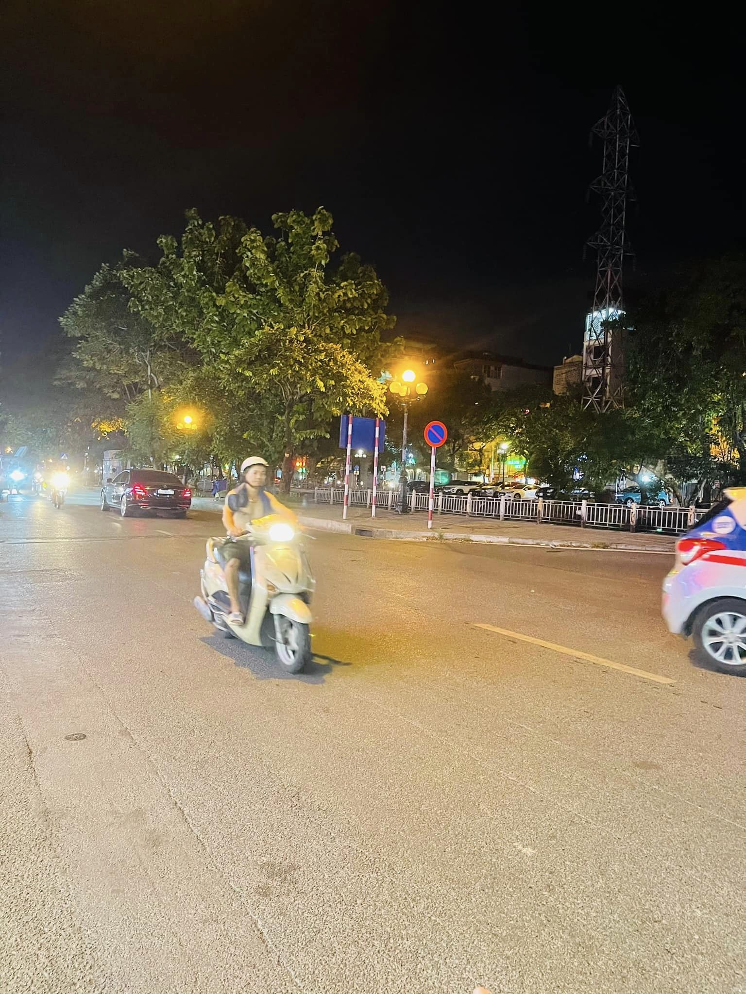 BÁN NHÀ MẶT PHỐ KIM NGƯU 45M2 4 TẦNG – VỈA HÈ ĐÁ BÓNG - KINH DOANH SẦM UẤT – GIÁ 14 TỶ.