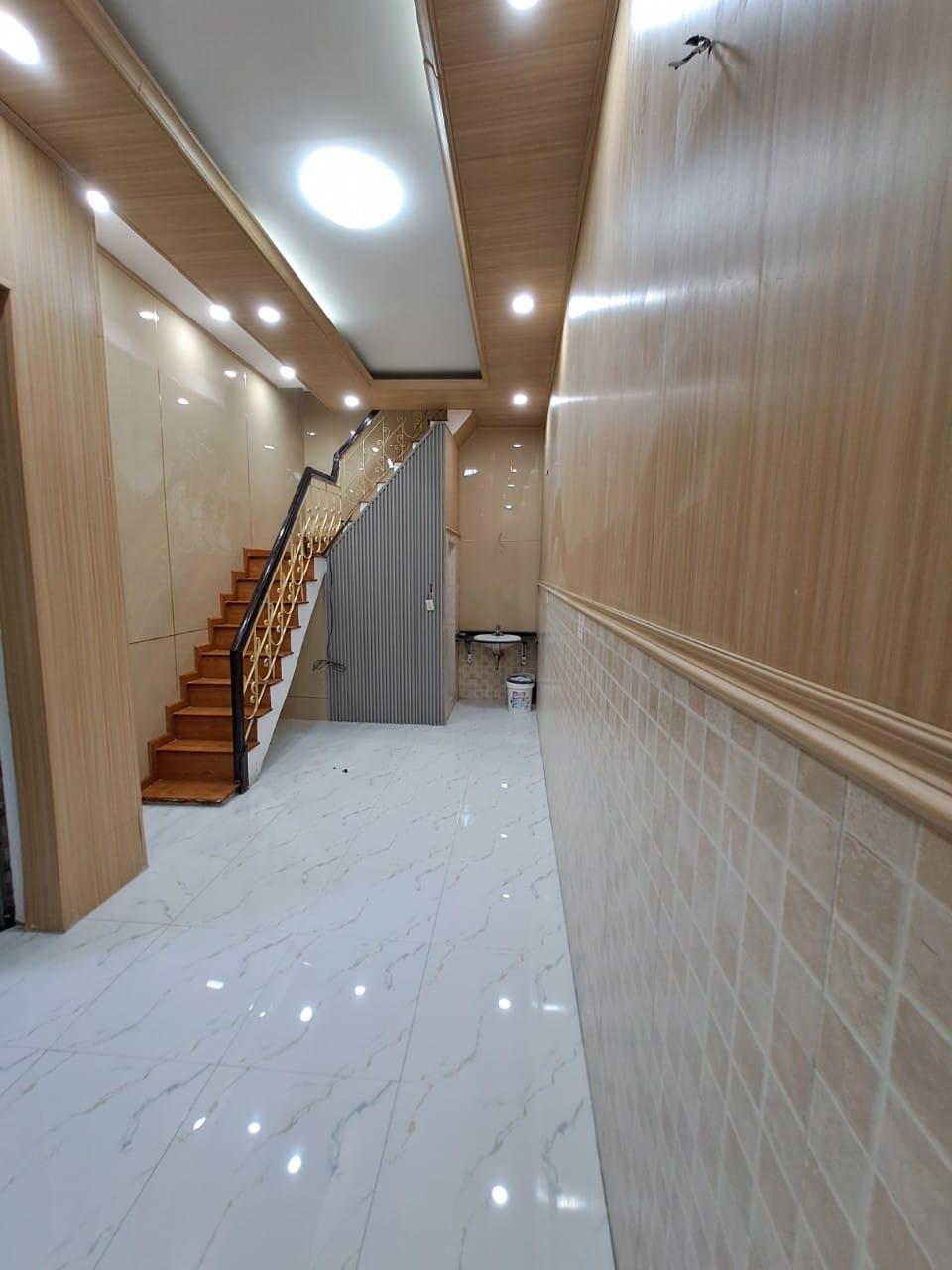 HIẾM NHÀ BÁN-GẦN PHỐ-TIỆN ÍCH ĐỈNH-Ở NGAY-20M 3TỶ-HÀNG CHUỐI QUẬN HAI BÀ.