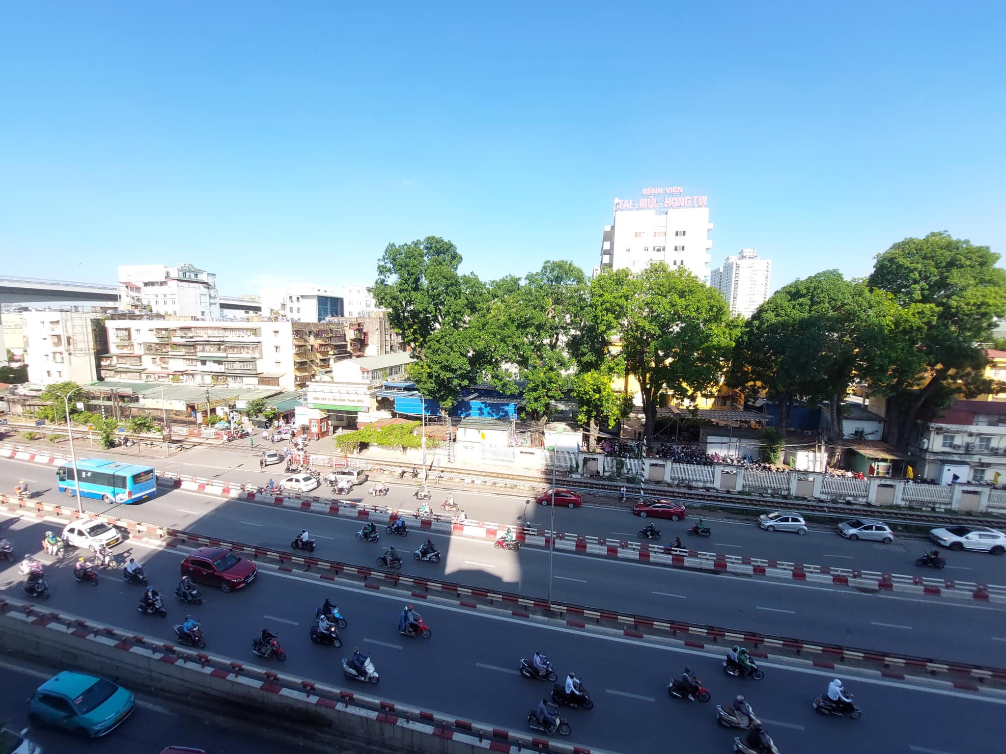 Mặt Phố Giải Phóng, 27m2, 5T, MT4.6m, 8Tỷ, Quán Ăn/Phòng Khám.