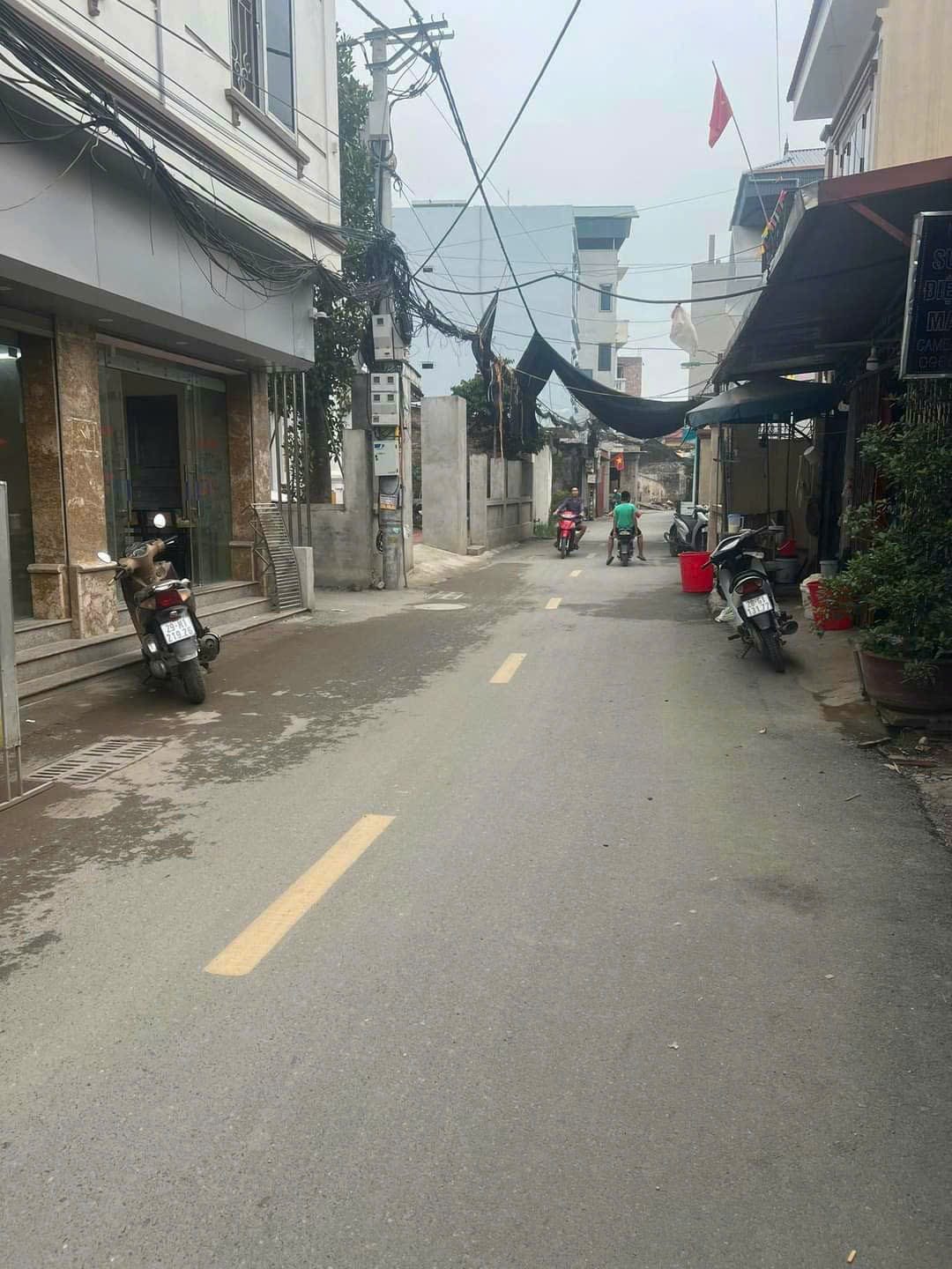 Chỉ 3.2 tỷ nhà 5 tầng Ngọc Thụy – Long Biên.