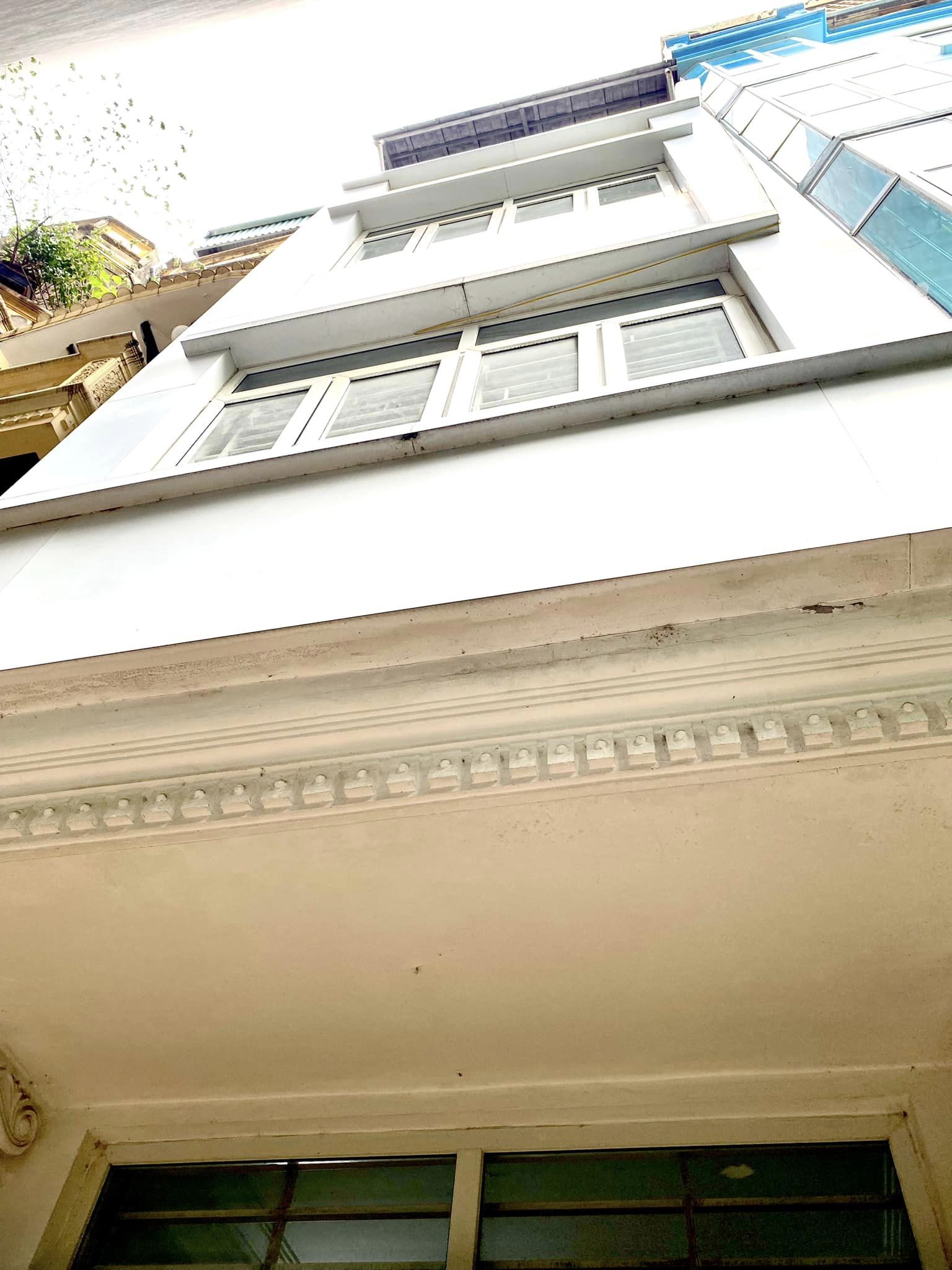 Bán Nhà Đào Tấn Ba Đình 41m2 - 4 tầng - Mặt Tiền 4.6m, Giá 5.9 tỷ TL.