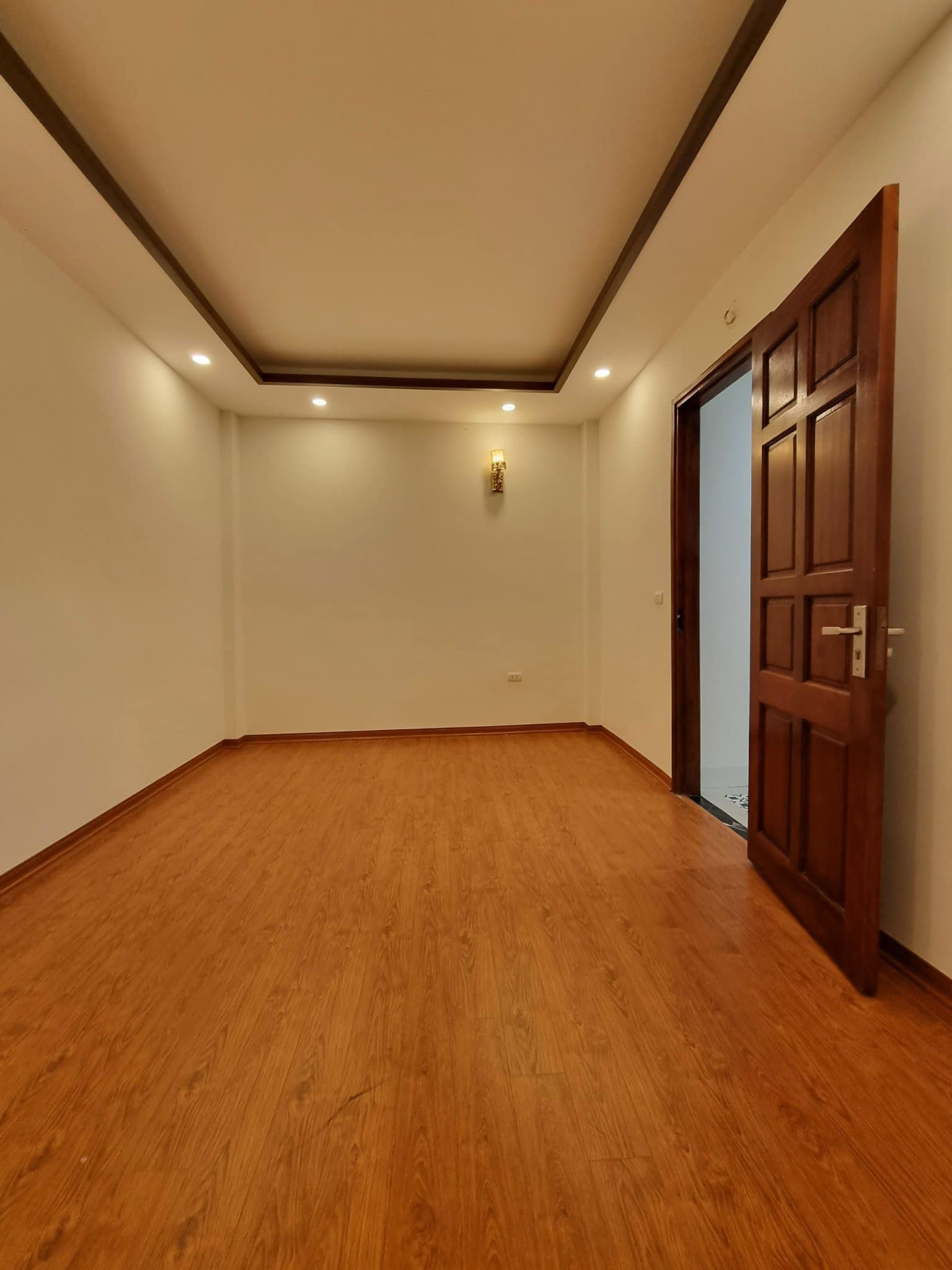 MẶT PHỐ YÊN HOA, GARA, THANG MÁY XỊN, VỈA HÈ 22.3 TỶ.