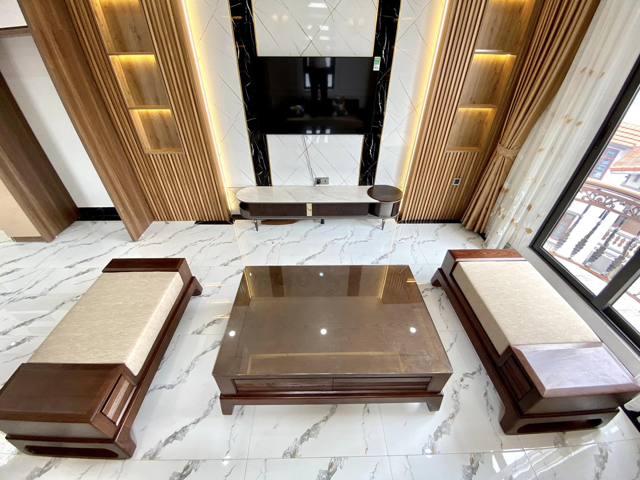 MẶT HỒ YÊN PHỤ, GARA 2 Ô TÔ, THANG MÁY NHẬP, VỈA HÈ RỘNG 22.1 TỶ.