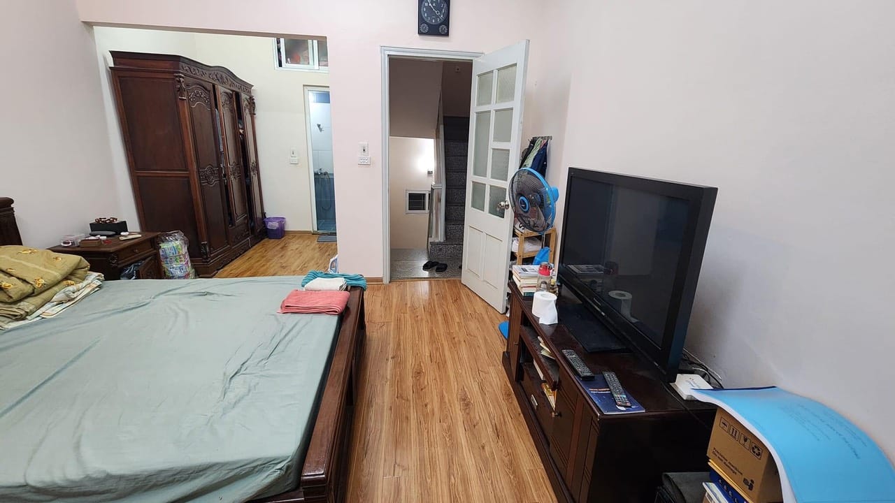 Tôi cần bán nhà phố Hào Nam, 29m2, 5 tầng, MT 4,5m, gần phố, xe ba gác nhỉnh 3 tỷ TL.