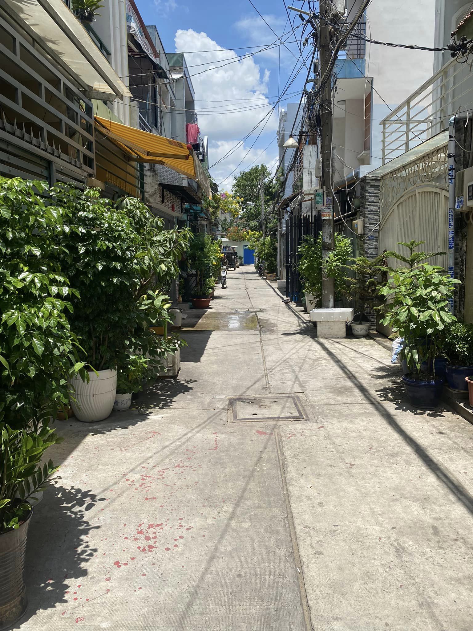 Bán Nhà Hương Lộ 2 HẺM XE HƠI GẦN 4 XÃ GIÁP TÂN PHÚ 48M2 Giá: 4.1 TỶ.