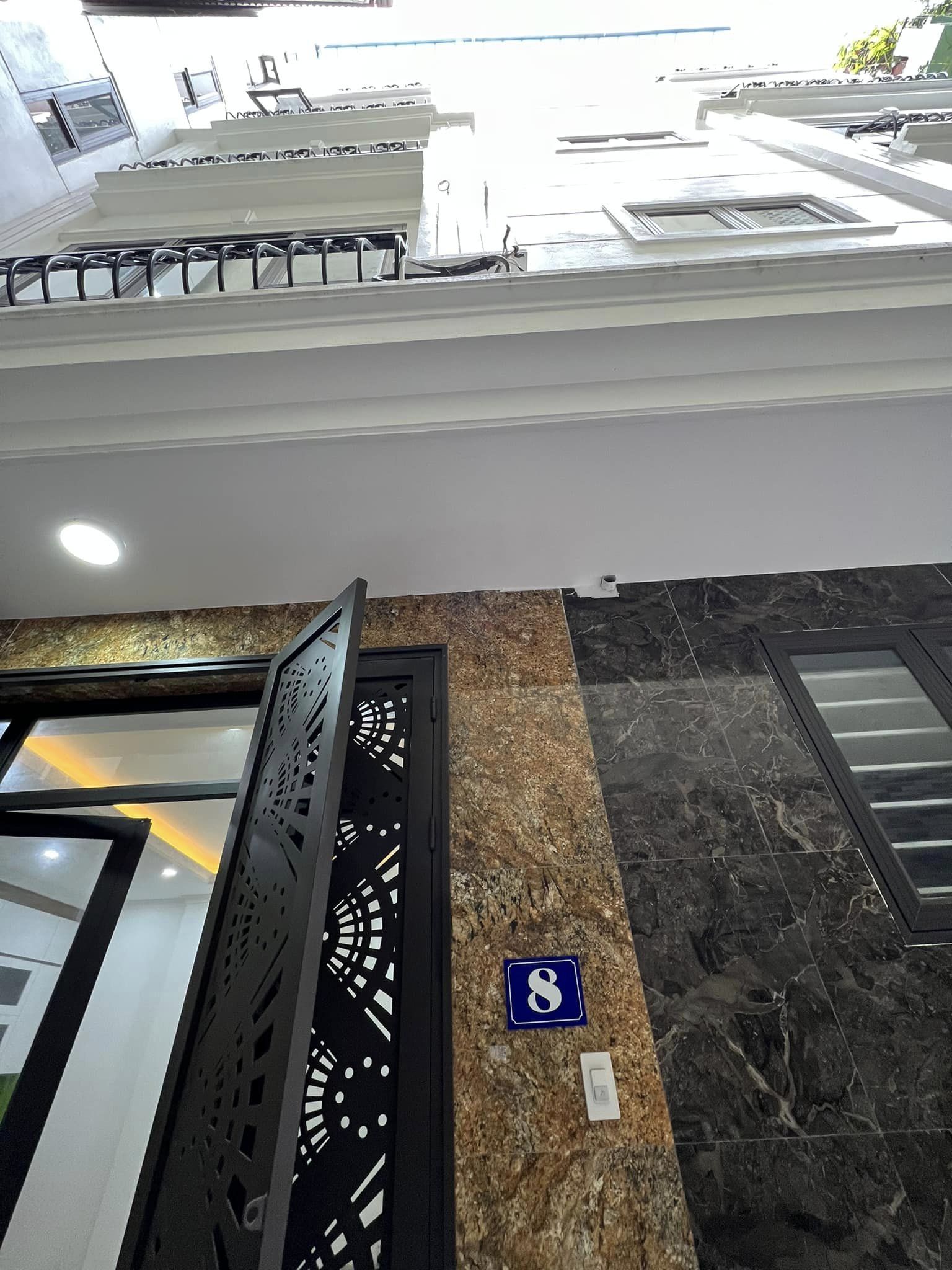 Bán nhà 6 tầng thang máy ngõ 84 Ngọc Khánh 40 m2 giá 6,8 tỷ