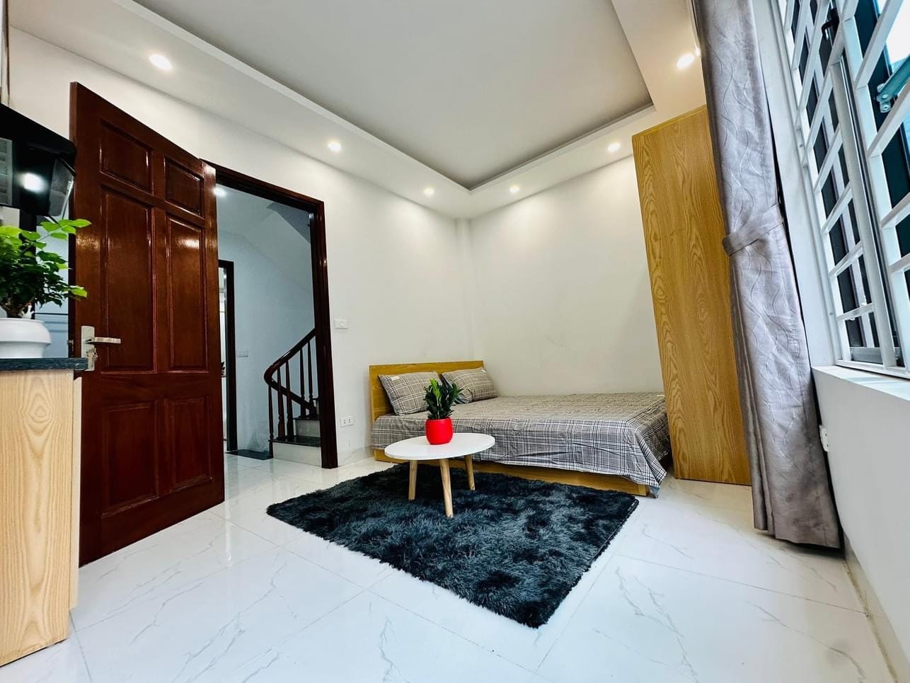 ĐỌC HIẾM, Bán nhà dòng tiền ở Mễ Trì, Từ Liêm 48m2, 9 phòng lô góc chỉ với 6 tỷ.