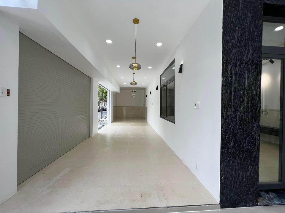 BÁN NHÀ MẶT TIỀN CĂN GÓC NGANG HƠN 7m - 3 TẨNG - P.TÂN QUY - TRUNG TÂM QUẬN 7 - LÂM VĂN BỀN - MAI VĂN VĨNH.