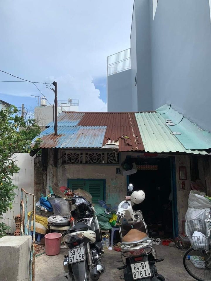 Bán nhà C4 _ Bình Đông _ P15 _ Q8 _ Hẻm 4m _ 72m2 _ Nhỉnh 3 tỷ.