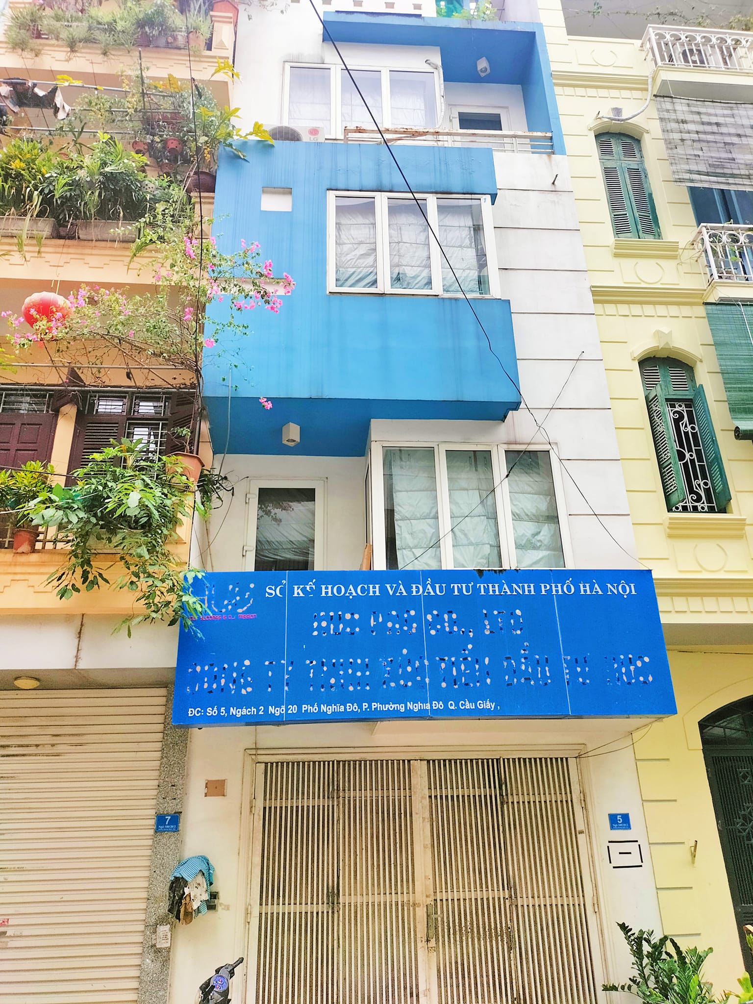 CHÍNH CHỦ BÁN NHÀ NGHĨA ĐÔ CẦU GIẤY L- PHÂN LÔ - VỈA HÈ - HAI XE TẢI TRÁNH NHAU - SỔ NỞ HẬU - Ô CHỜ THANG MÁY - KHU VỰC.