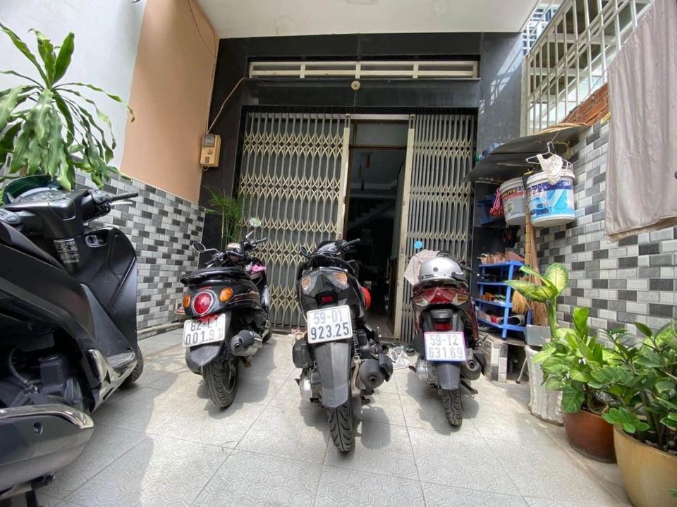 BÁN GẤP CHỦ NGỘP - GIÁP PHÚ MỸ HƯNG GIÁ CHỈ 3,8TỶ - NGANG HƠN 4m - HẺM THÔNG HUỲNH TẤN PHÁT QUẬN 7.