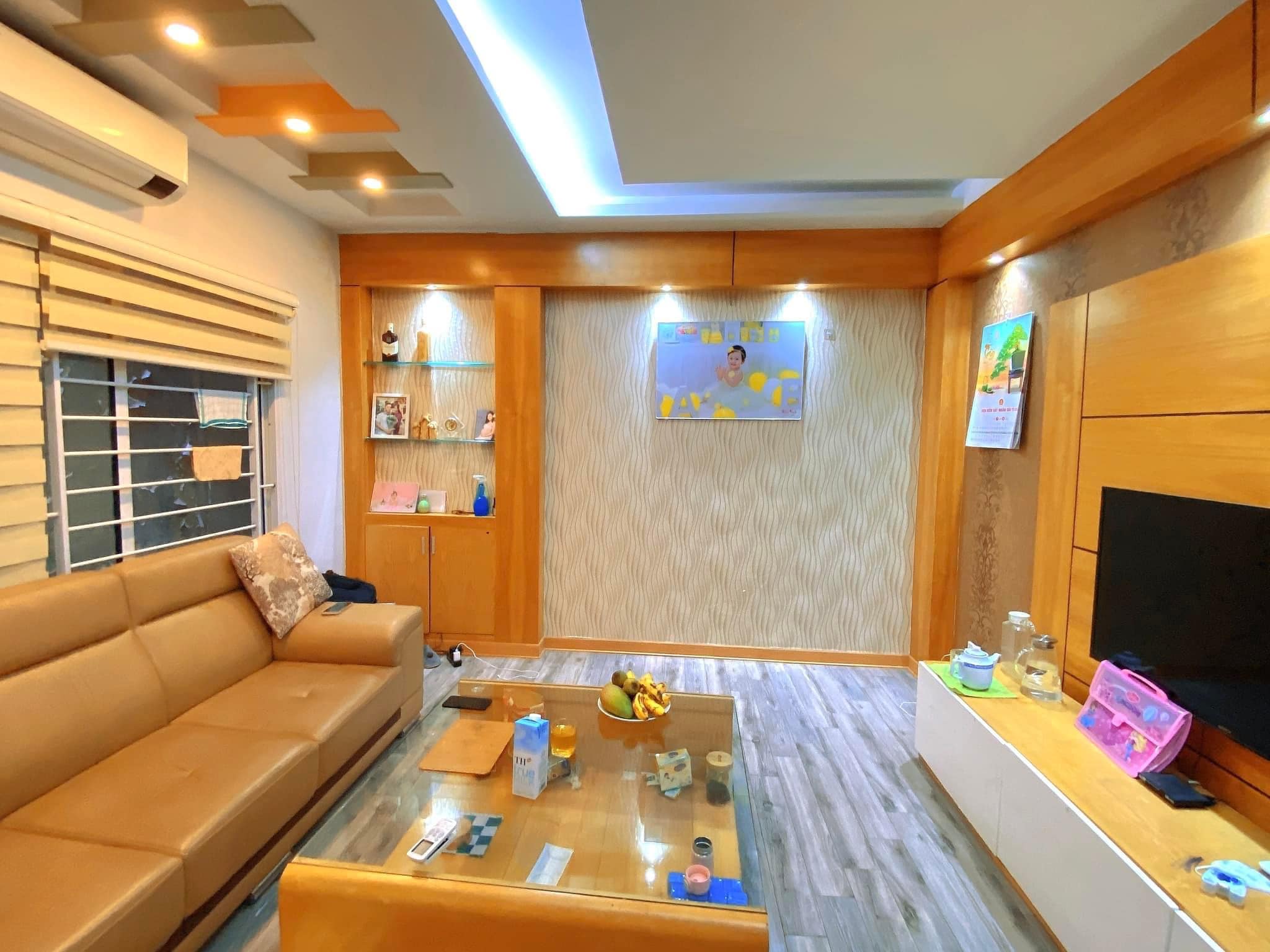 ĐẸP HIẾM, Nhà ở Pháo Đài Láng, Đống Đa 45m2, 5 tầng Ô tô cạnh nhà chỉ 6 tỷ.