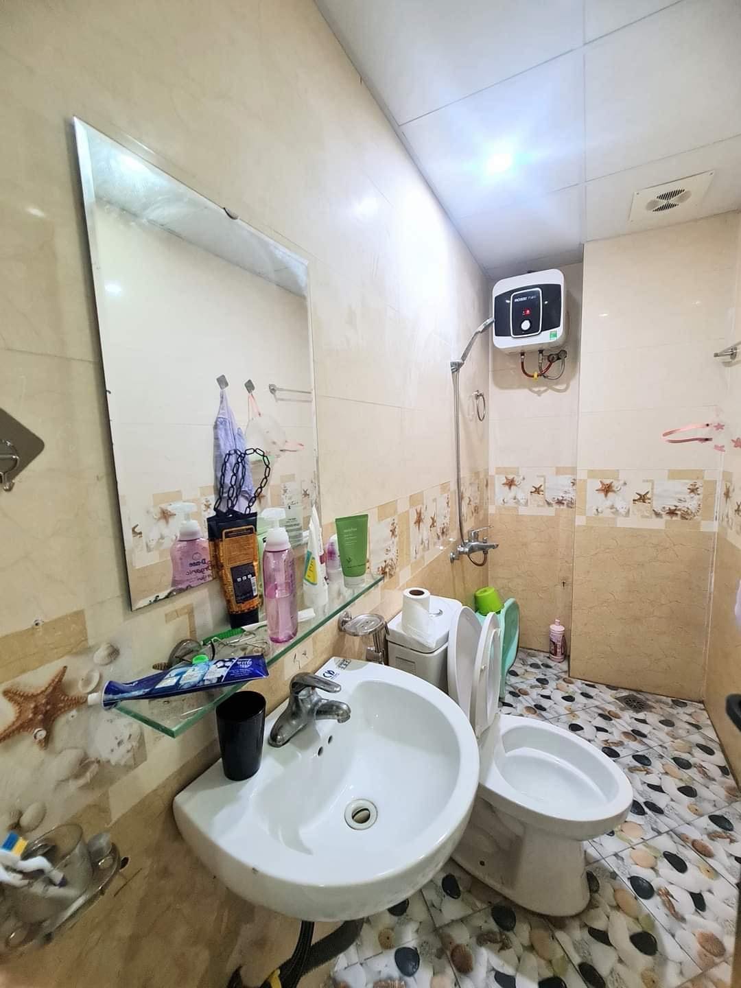 BÁN NHÀ MỚI GIÁP NHỊ, 37m2* 5 TẦNG, NGÕ NÔNG, GẦN PHỐ, Ở SƯỚNG, GIÁ 3.6 TỶ.