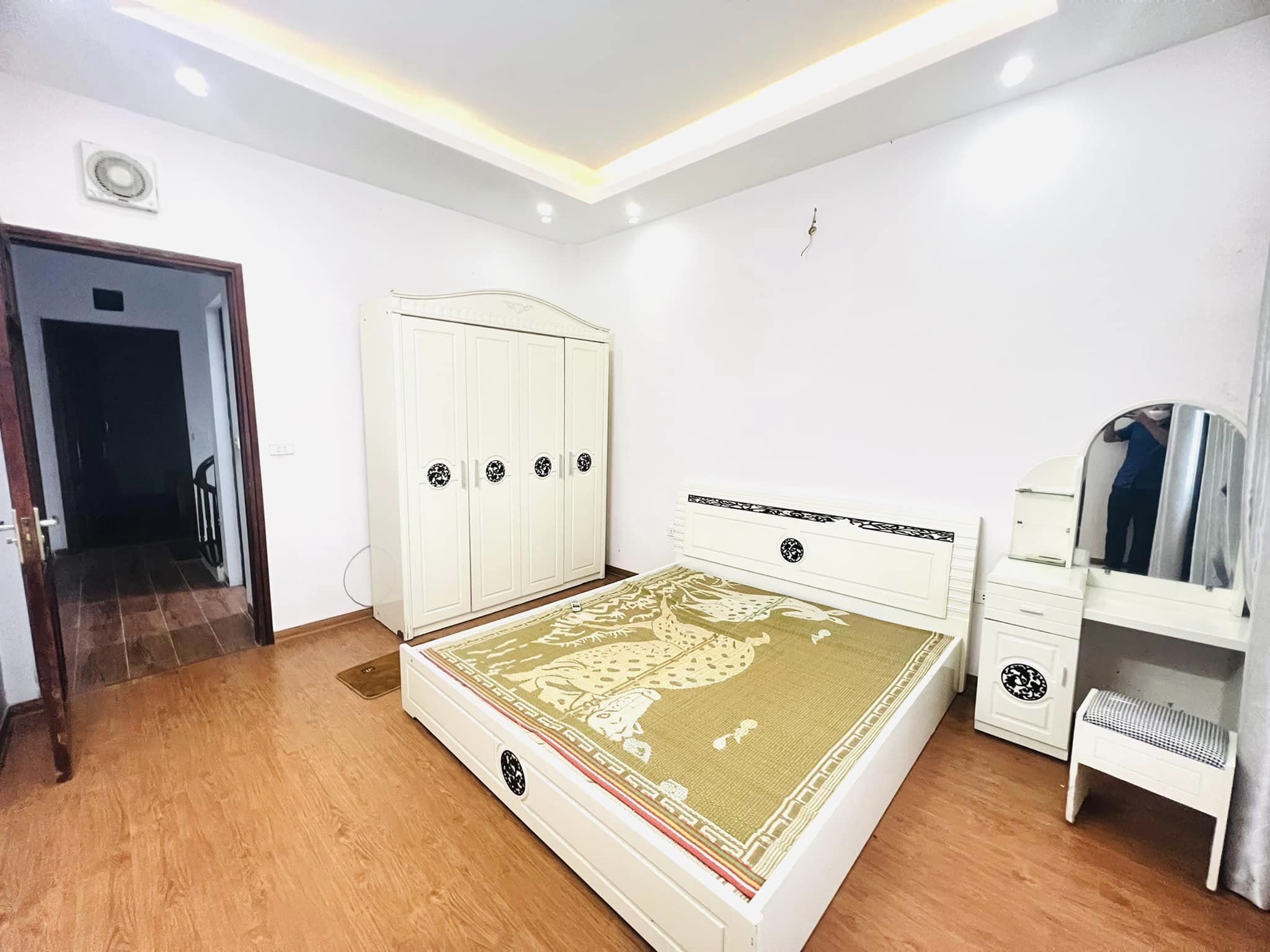 MẶT NGÁCH NÔNG , THÔNG , NHÀ ĐẸP, 2 THOÁNG AN SINH TUYỆT VỜI.