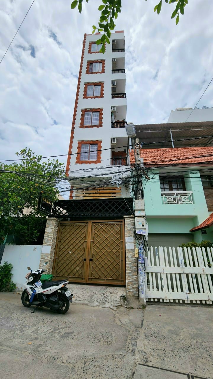 Bán căn hộ 5 tầng đường Sao Biển nha trang . 20phong ngủ giá 13 tỷ.