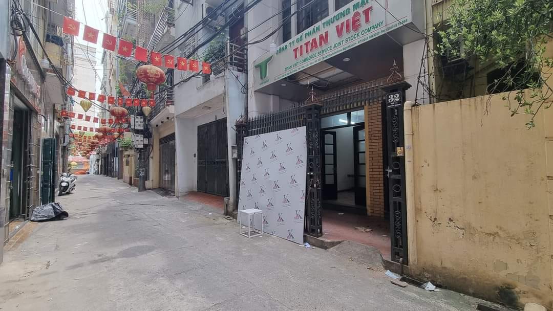 CHÍNH CHỦ CẦN BÁN NHÀ 4 TẦNG NGUYỄN KHANG, CẦU GIẤY - DIỆN TÍCH 67M2 X 4.3M - PHÂN LÔ - Ô TÔ TRÁNH - KINH DOANH SẦM UẤT.