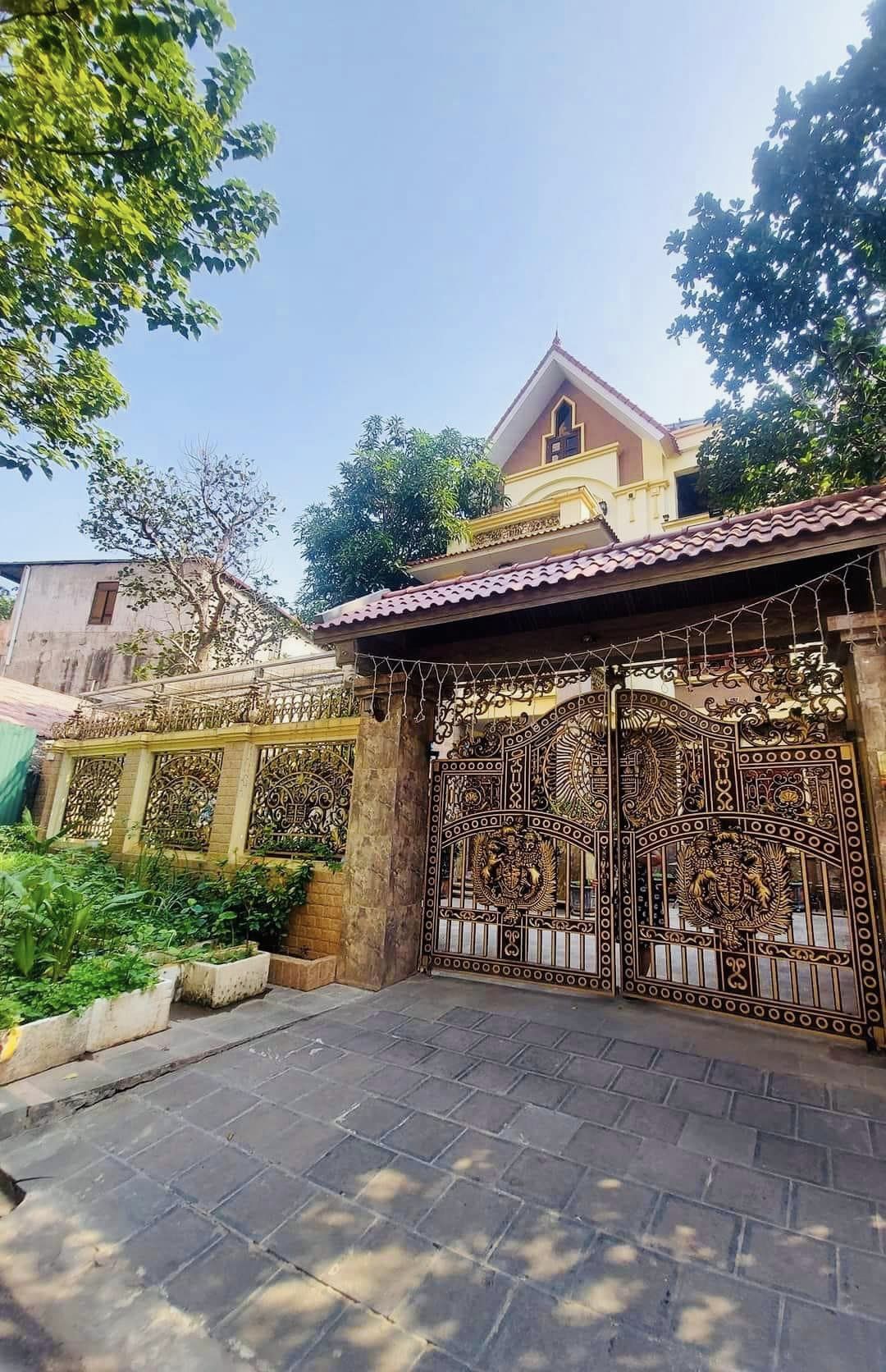 Biệt Thự KĐT Pháp Vân 300m2, 4 Tầng, MT 11,5m, Tặng full nội thất giá 3x tỷ.