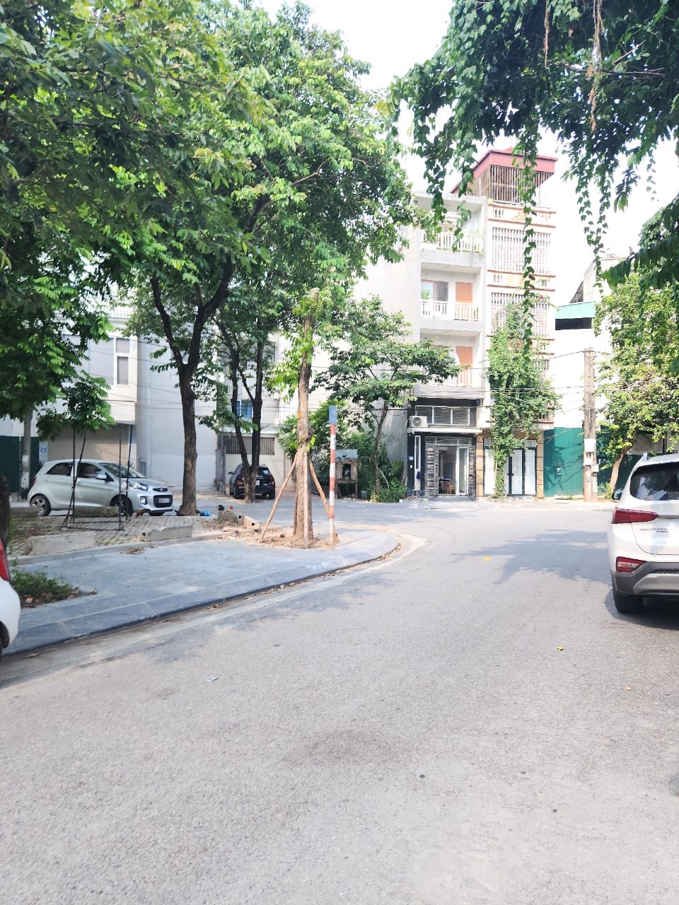 Bán đất phố Cổ Linh, phân lô ô tô tránh, KD 80m2 mặt tiền 5.4m nhỉnh 12 tỷ.