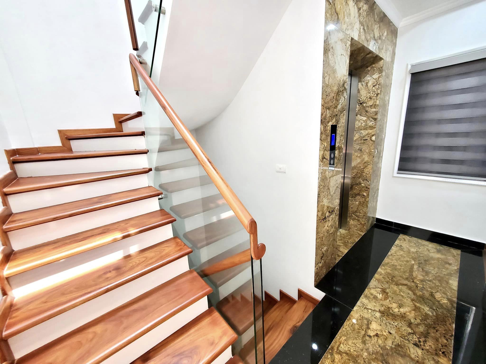 NGHI TÀM - GARA Ô TÔ, THANG MÁY NHẬP, NỘI THẤT NHẬP KHẨU 9.2 TỶ.