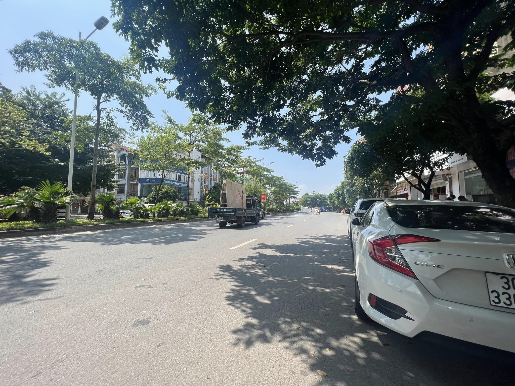 VÍP! SIÊU PHẨM MẶT PHỐ LONG BIÊN - HÀNG XÓM VIN - NHÀ 6 TẦNG THANG MÁY - VỈA HÈ -OTO TRÁNH.