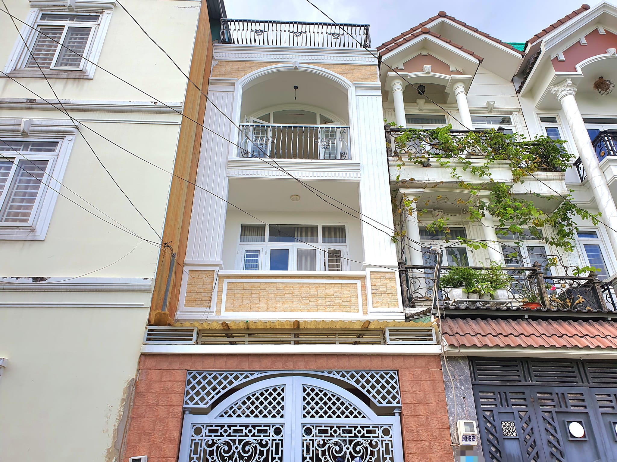 NGỘP NGÂN HÀNG SÁT MT ĐS 49 - 66M2 3 TẦNG 3 PN SÂN THƯỢNG - NGAY CHỢ HIỆP BÌNH, TRƯỜNG HỌC, HẺM 7M KHU DÂN TRÍ.