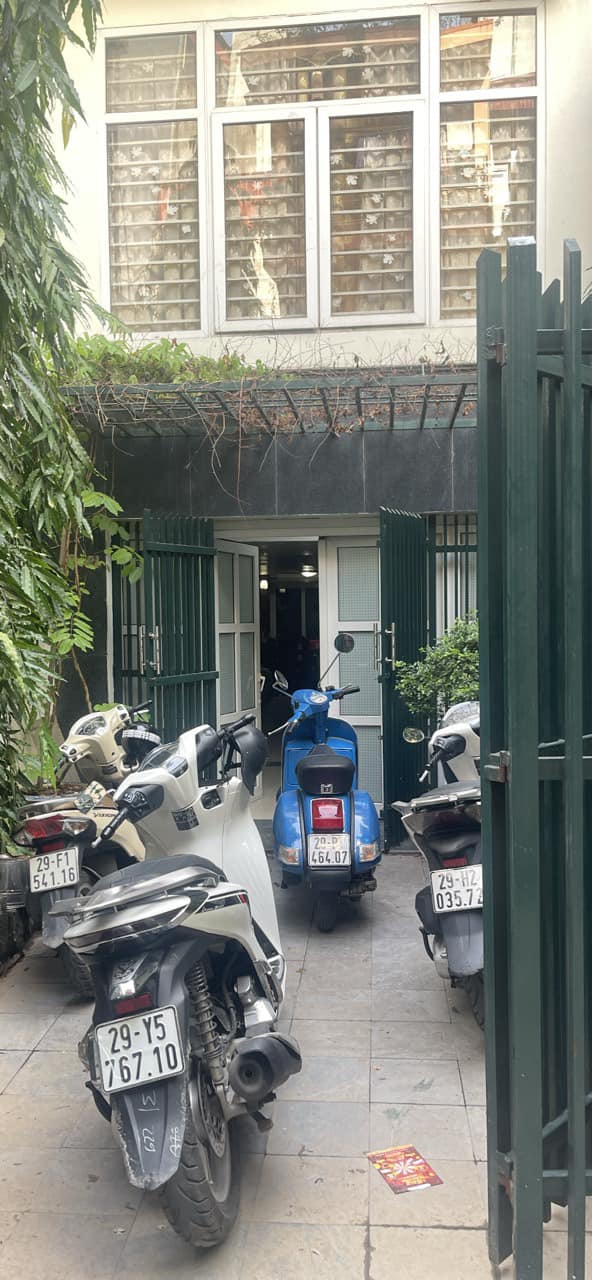 SIÊU ĐẸP, Bán nhà Trần Duy Hưng, Trung Hòa 5 tầng 2 thông thoáng KD, VP chỉ 13.5tỷ.