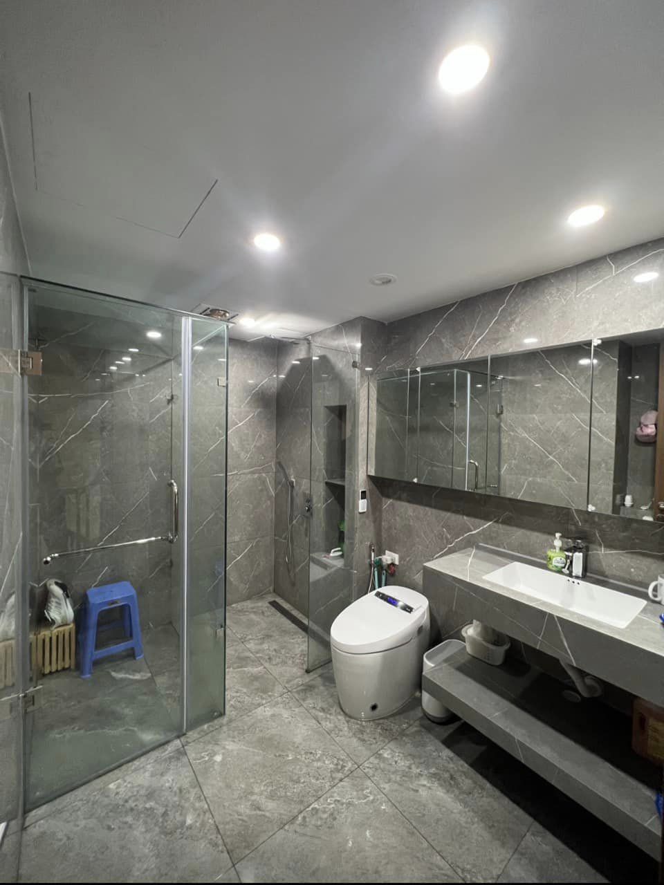BÁN NHÀ 5T TUYỆT ĐẸP - TRUNG TÂM CẦU GIẤY - NỘi THẤT NHẬP KHẨU CHÂU ÂU - MT RỘNG.