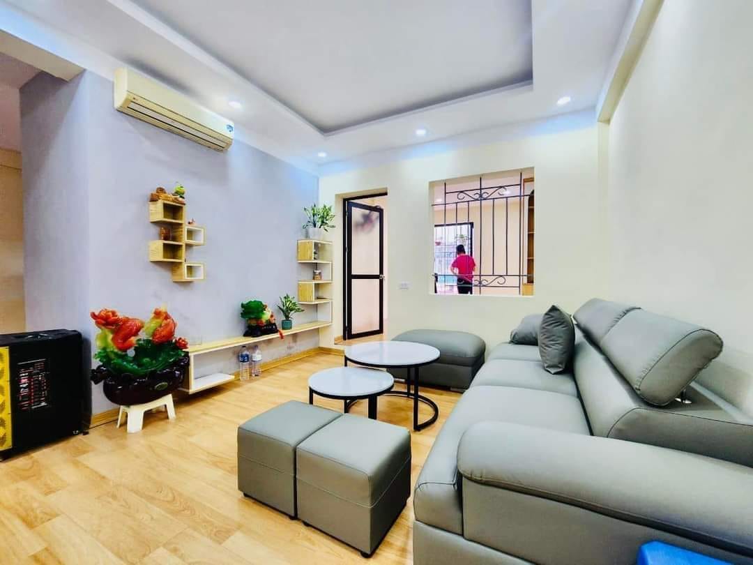 Bán Nhà Đẹp Lô Góc 3 Mặt Thoáng 1,8 tỷ Tập Thể Mặt Phố Giải Phóng 76m2, Sđcc.