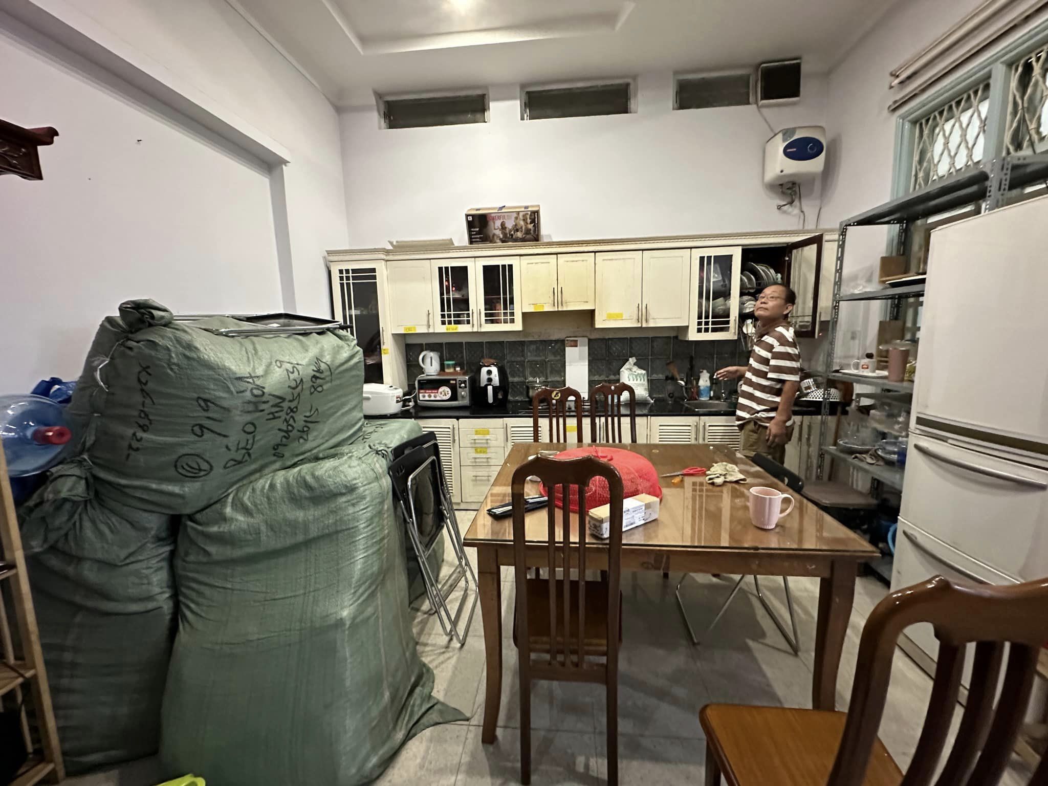 Phố Liễu Giai 90M2 Mặt Tiền 8.3M 4 Tầng – 22.2 Tỷ - Ô TÔ Tránh Đỗ 5M ra mặt Phố.