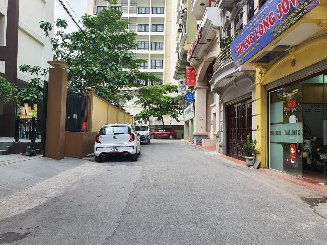 BÁN NHÀ TRẦN QUỐC HOÀN TT CẦU GIẤY 17.8 TỶ 69m 5T MT4.6m NGÕ THÔNG OTO KINH DOANH