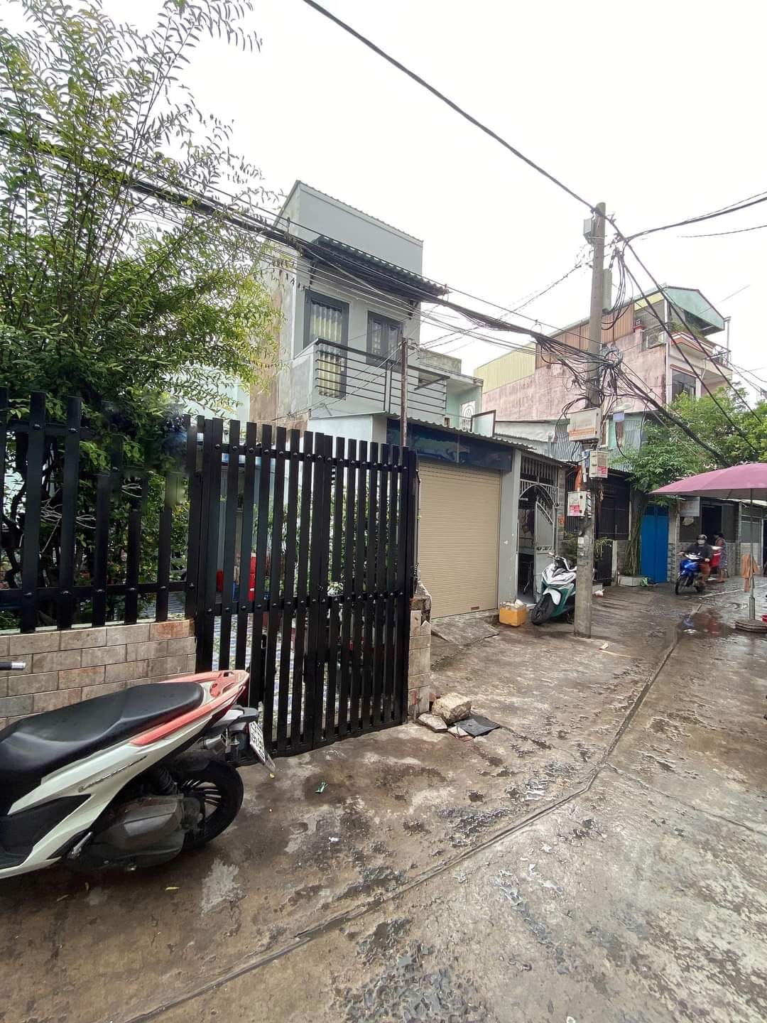Bán nhà Hẻm xe hơi 87m2 2PN Đường Bình Đông phường 14 Quận 8 có sân rộng.