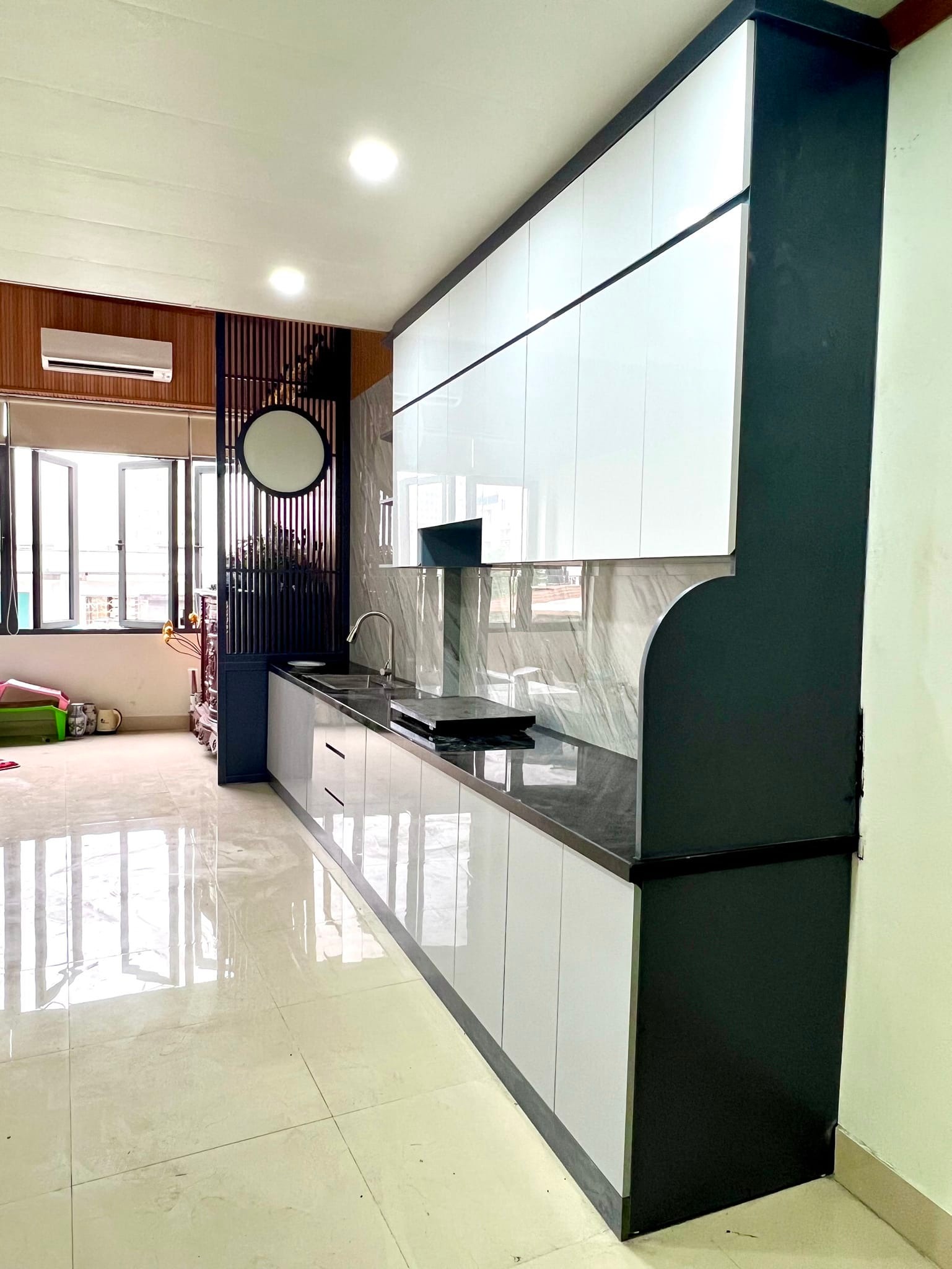 BÁN NHÀ PHỐ KIM MÃ QUẬN BA ĐÌNH THANG MÁY 42M 8T MT 3.3M NGÕ OTO CÁCH PHỐ 20M GIÁ 7.5 TỶ