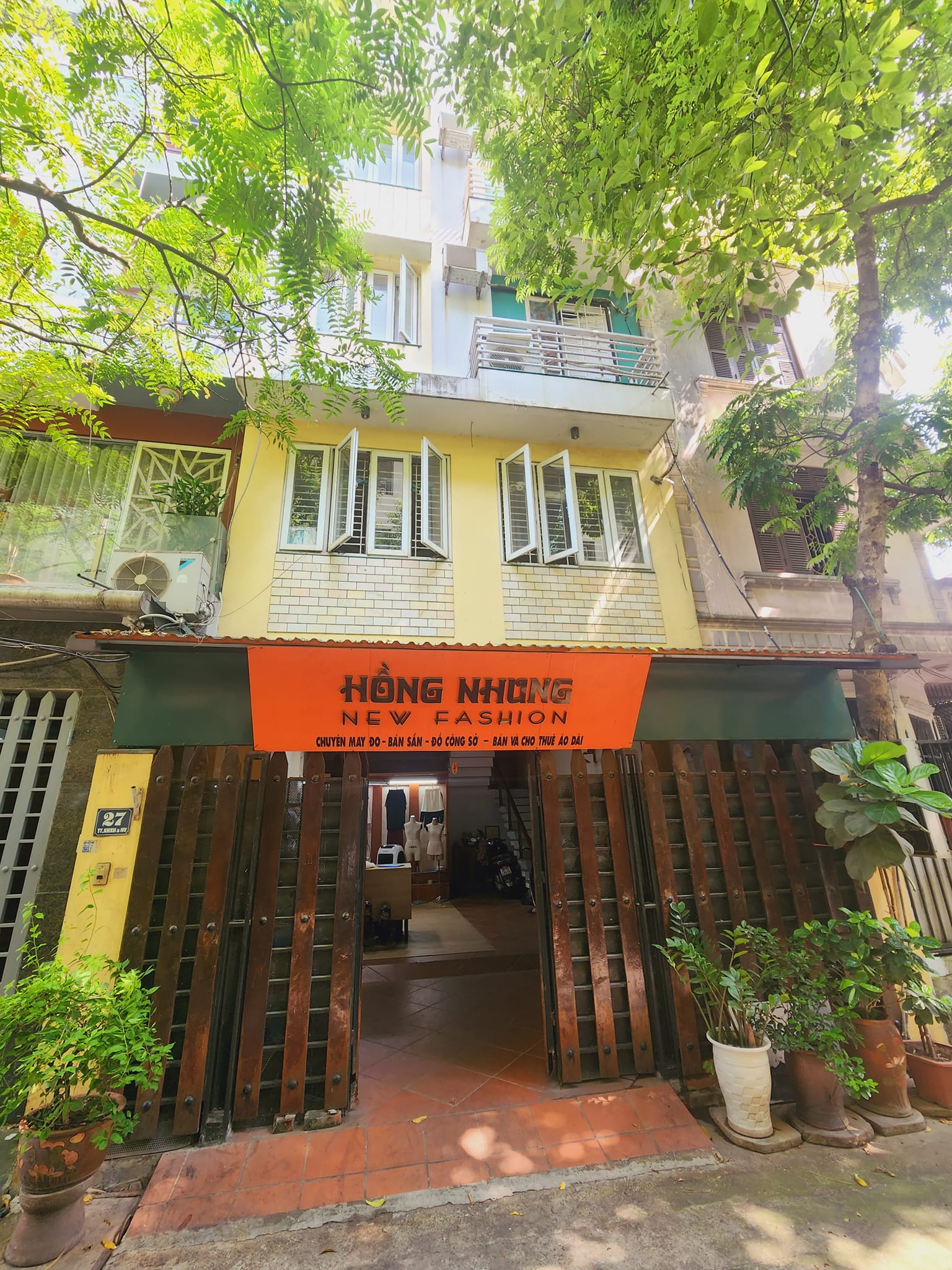 BÁN NHÀ PHÂN LÔ TRẦN QUỐC HOÀN TT CẦU GIẤY 12.5 TỶ 60m 5T MT 5.8m GARA OTO ĐỖ CỬA