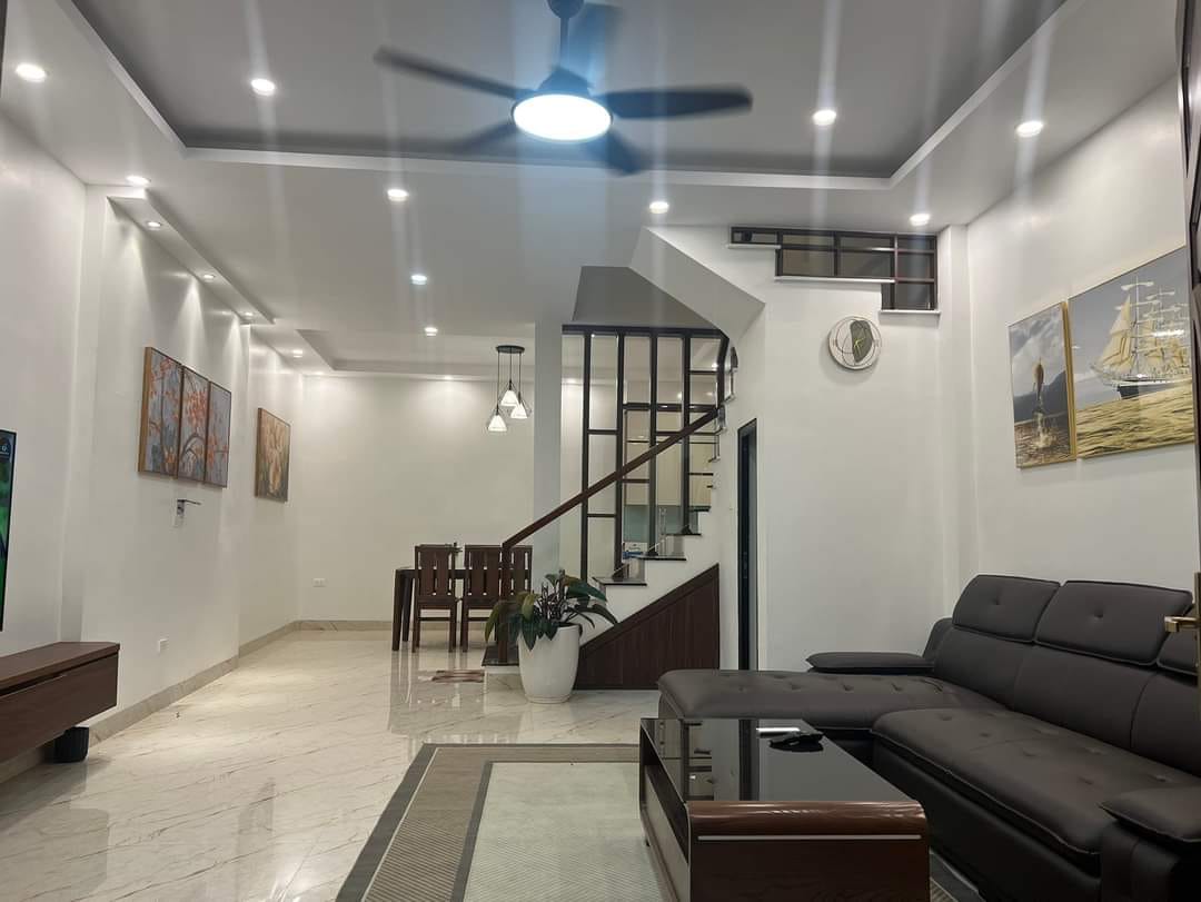 Bán nhà phố Xã Đàn, gần hồ, gần phố, nhà đẹp, 35m, 3PN, 3.45 tỷ.