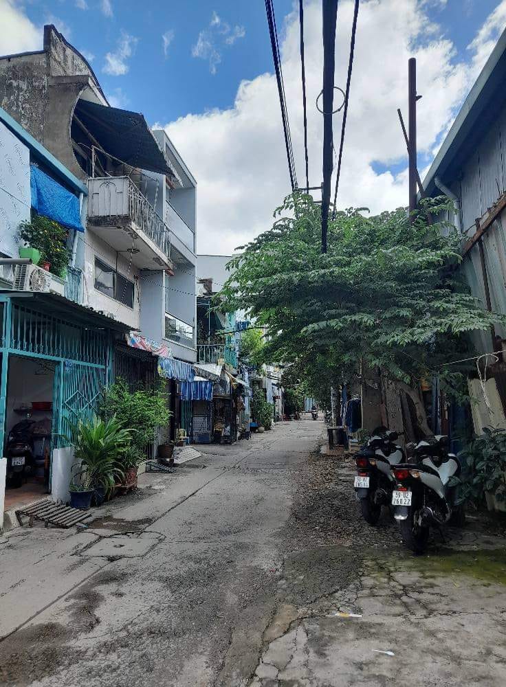 Hương Lộ 2 Bình Trị Đông Bình Tân 4m ×12m 2PN sân phơi Ban công Giá: 3.6 tỷ.