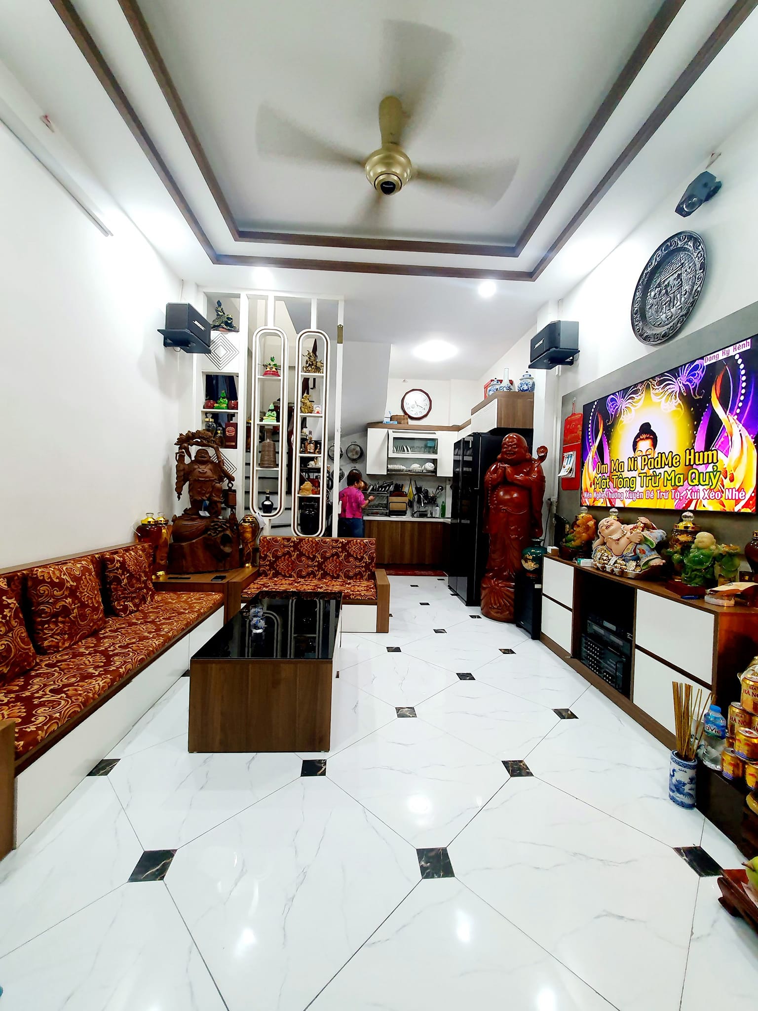 Bán nhà phố Hào Nam, 3 thoáng, ngõ thông Kd đỉnh, 69m, 4PN, 6.25 tỷ.