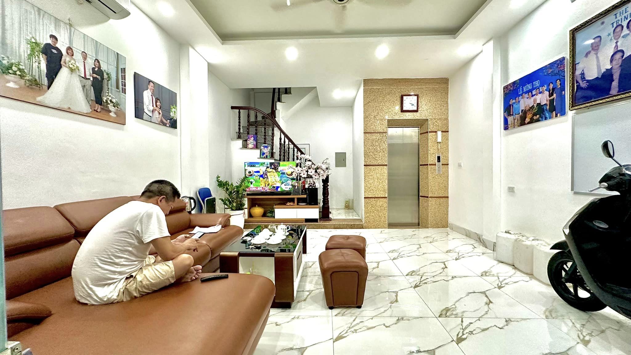 Bán nhà Phân lô Quân Đội,Nguyễn Ngọc Nại, Thang máy,Ôtô, Kinh doanh,40m2x6Tầng,giá 9 tỷ.