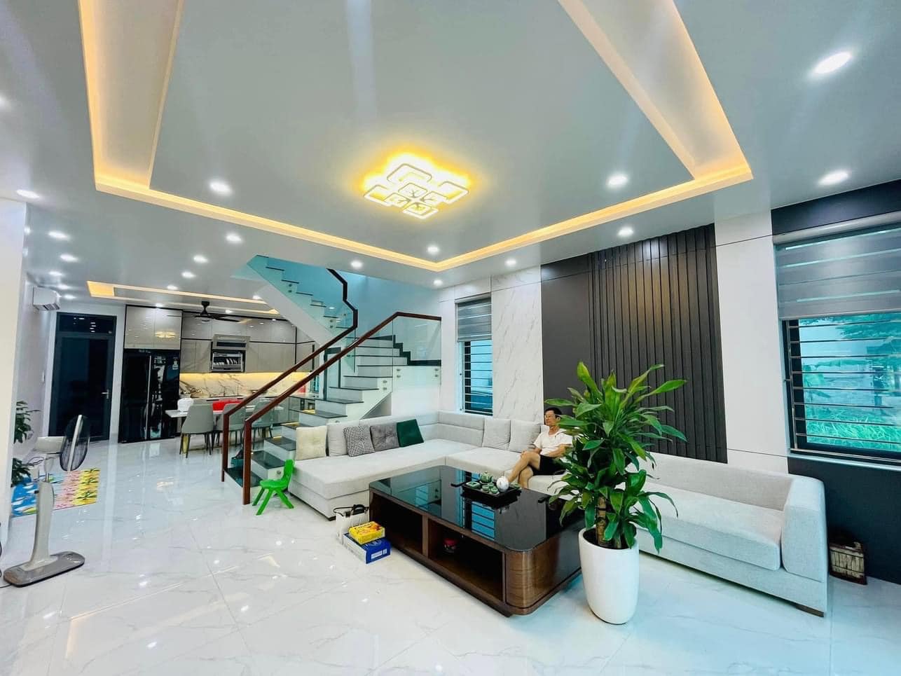 Phố Đội Cấn, Ba Đình. 10m ra Oto tránh. DT 41m x 4 Tầng x Giá 4 tỷ.