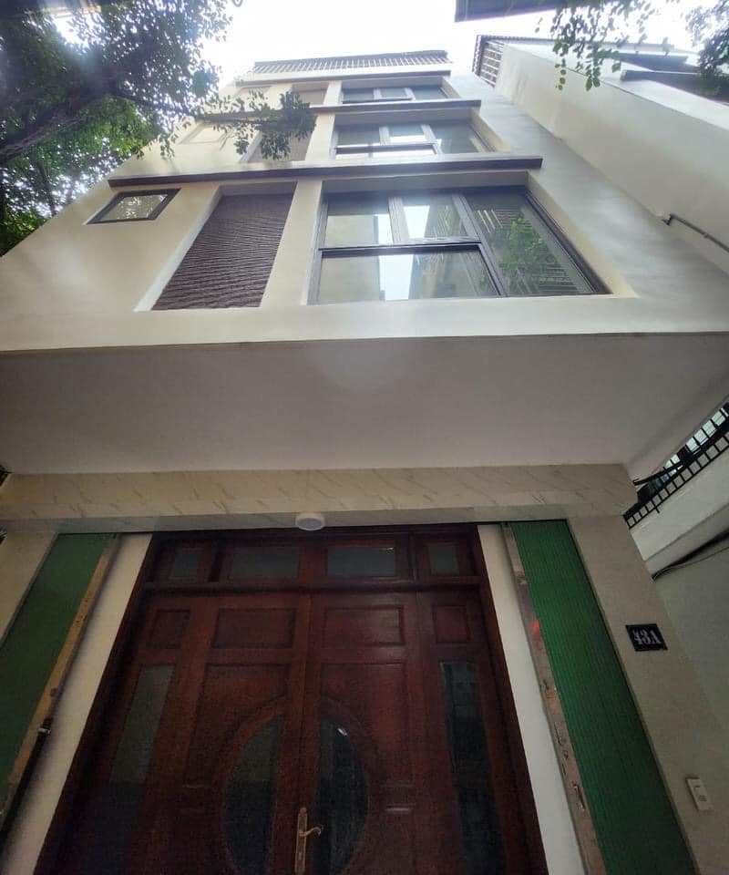 Bán nhà Lô góc ở Trần Duy Hưng Cầu Giấy 40m2,5 tầng đẹp ngõ thông chỉ hơn 4tỷ.