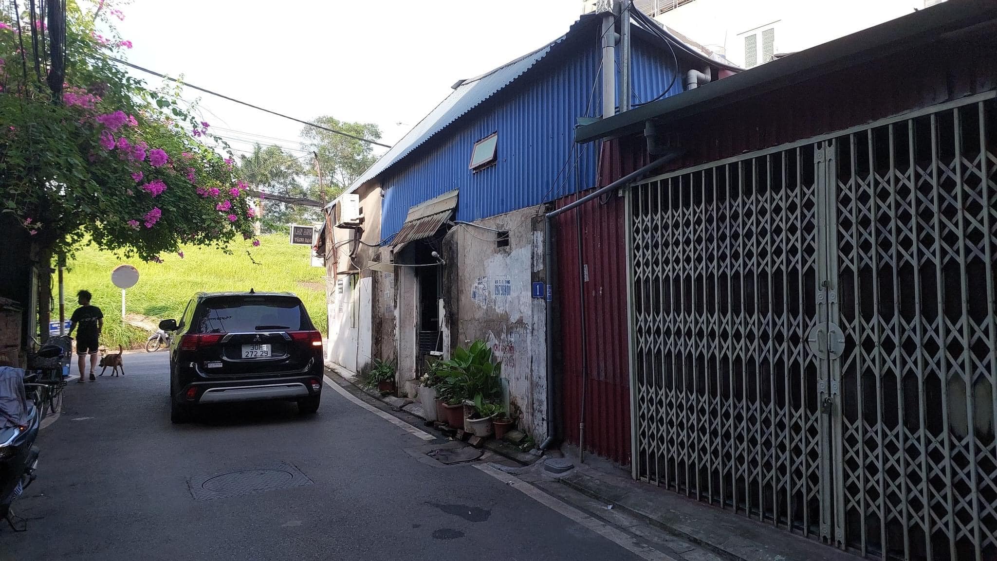 Bán đất phố Bát Khối, ô tô tránh, KD 40m2 nhỉnh 5 tỷ.