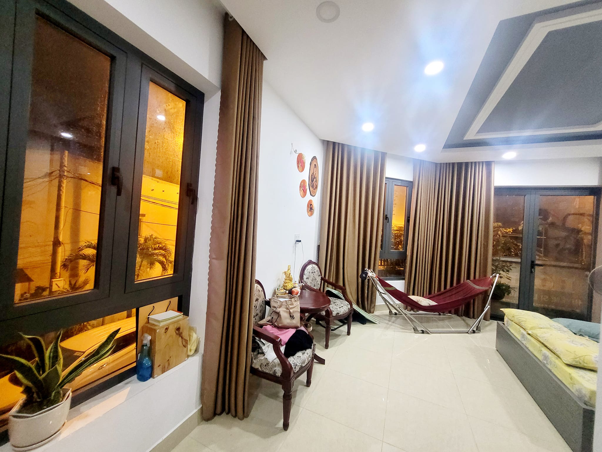 BÁN NHÀ CĂN GÓC Ni Sư Huỳnh Liên,Tân Bình 4 tầng 70m2 (5x14). Nhà đẹp ở ngay. Giá 15 tỷ.