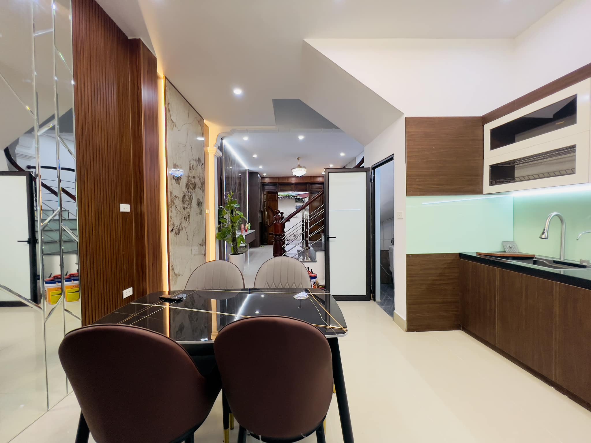 Bán Nhà Hồ Tây, 75m 4 tầng, 2 Thoáng, Ô TÔ Vào Nhà, Kinh Doanh, 15.5 Tỷ..