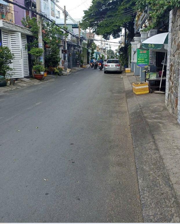 Nhà bán,3 tầng,4.5x10m2,Thống nhất,Gò vấp,giá:hơn 3,xty xíu.