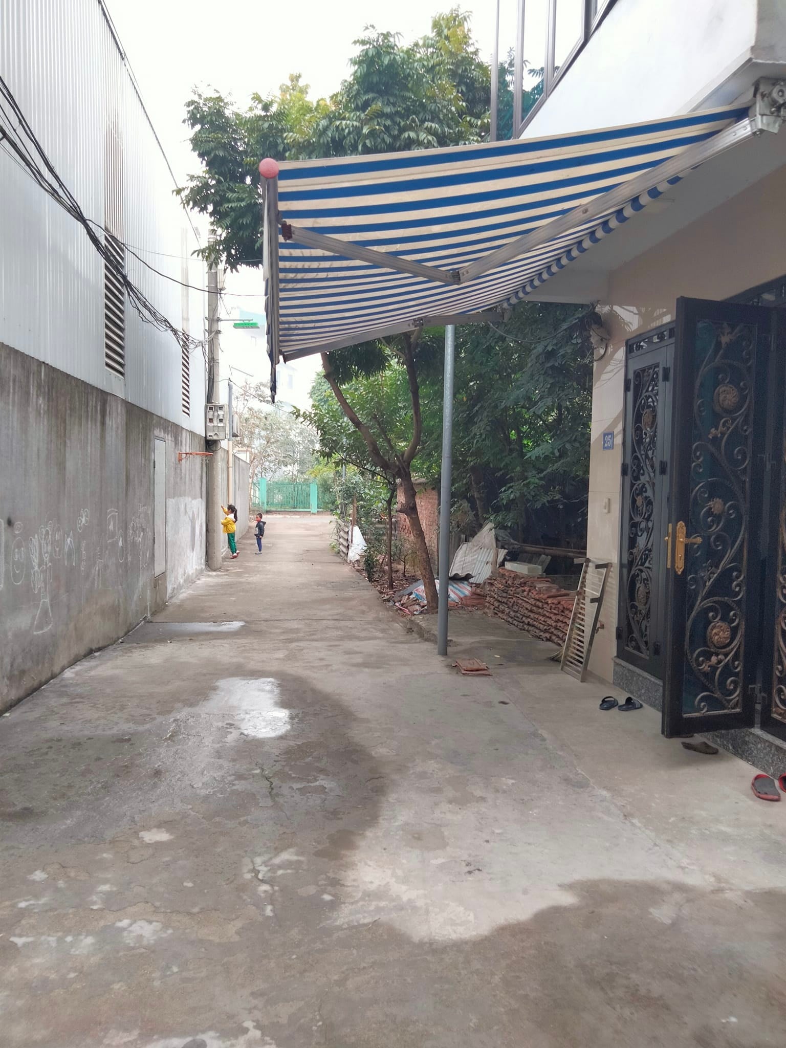 Bán 40m2 đất Sen Hồ, Lệ Chi oto vào 10 ra trục chính giá 1.2 tỷ.