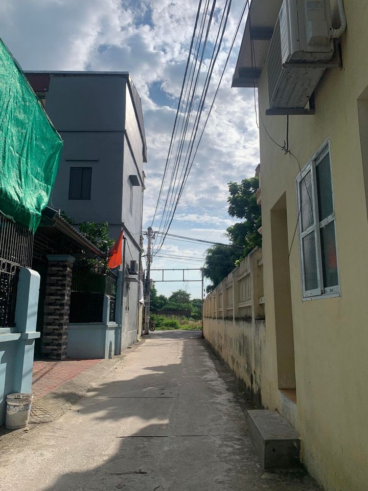 Bán 40m2 đất Đặng Xá, Gia Lâm giá chỉ 1.35 tỷ.