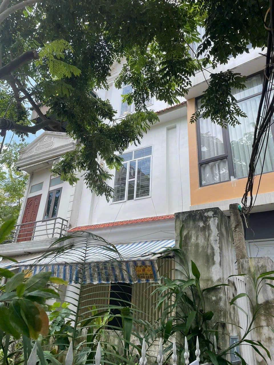 Bán nhà 3 tầng tại TDP An Đào Trâu Quỳ giáp OcenPark giá 2.x tỷ.