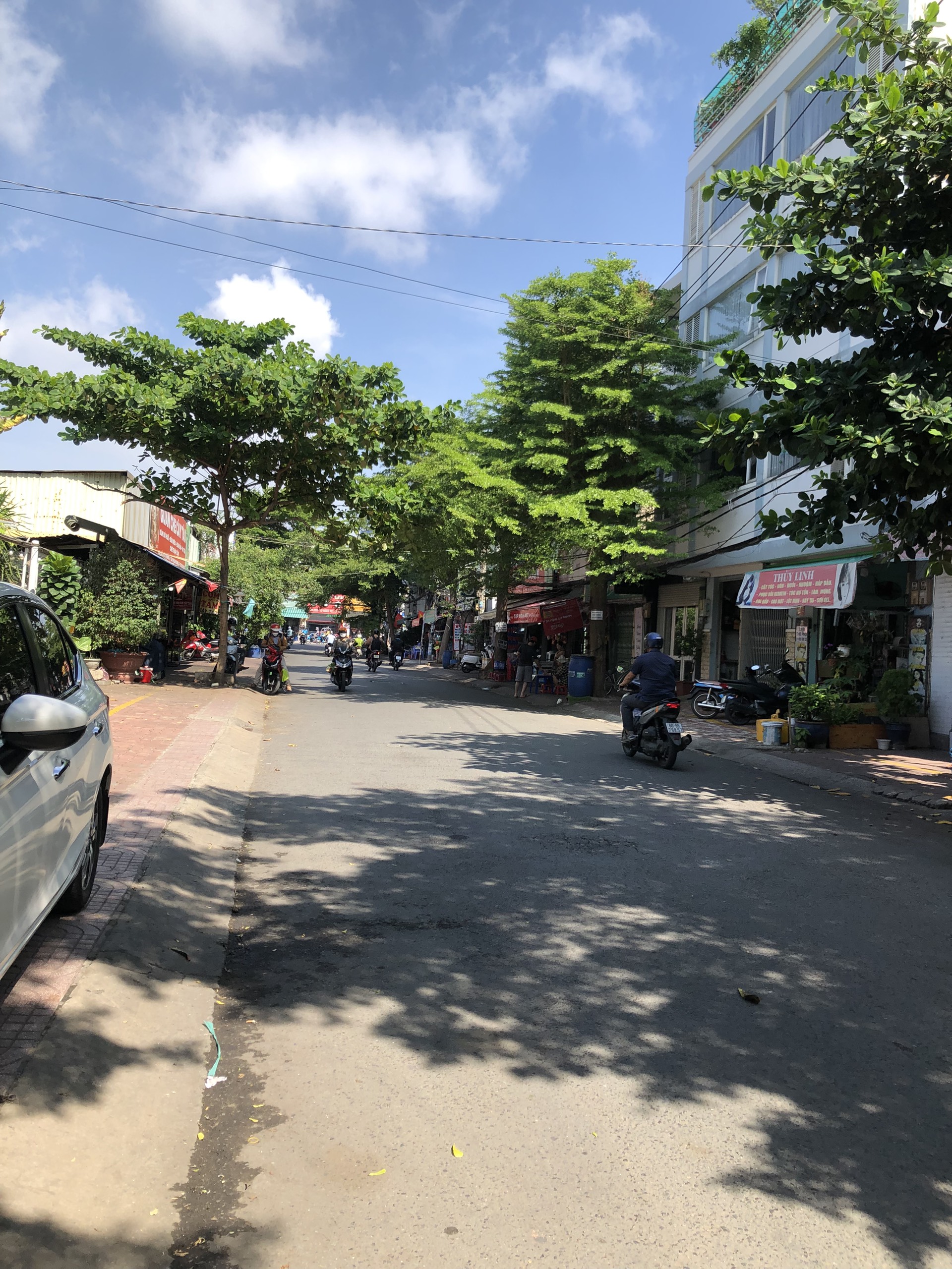 Bán nhà nát đường Võ Thị Nhờ,Quận 7, dt 4x29m,