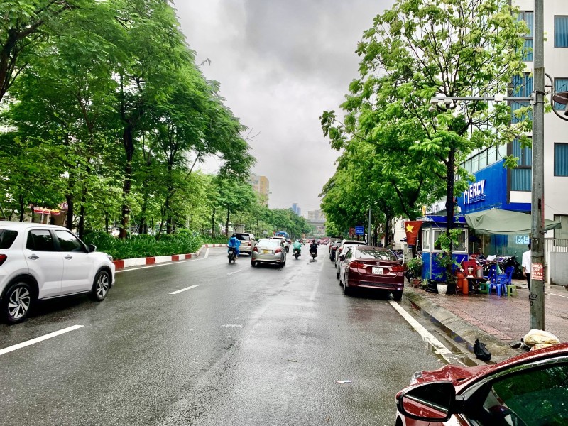 Bán nhà Mặt Phố Ô Chợ Dừa, Vị trí Đắc địa, KD Đỉnh, 40m2, 4T, MT 4.5m, 20 tỷ.