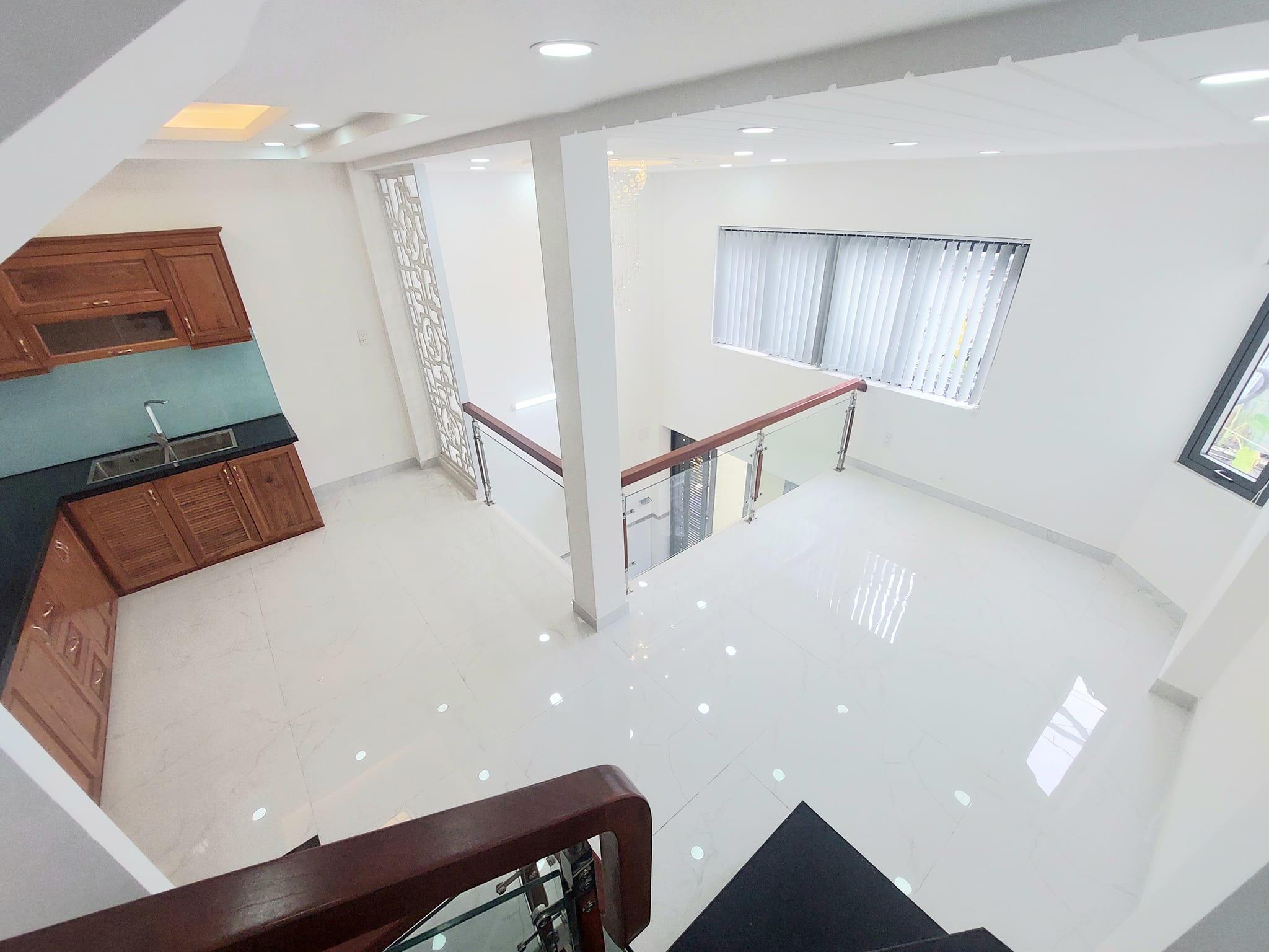 Hẻm 1/ Xe Hơi Tới Nhà, 35m2 x 2T gần Chợ Phạm Văn Bạch, Giá Chỉ 1,9 tỷ